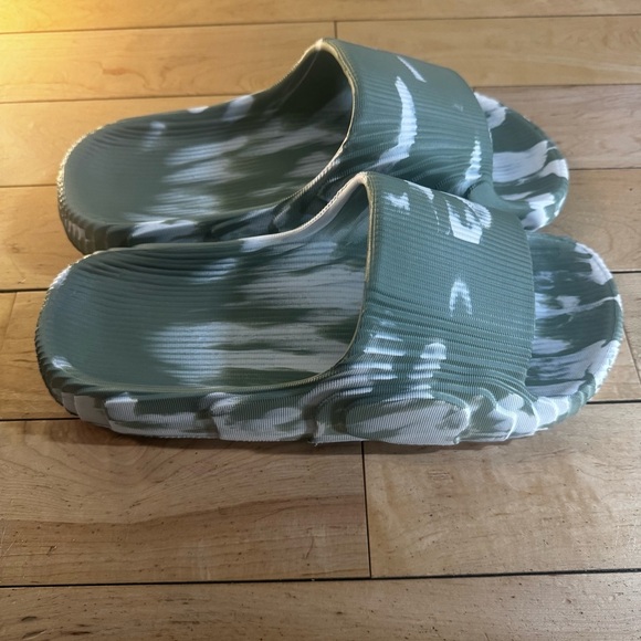 Shoes - Stylish Green Adillette 22 Sandals Sz 11